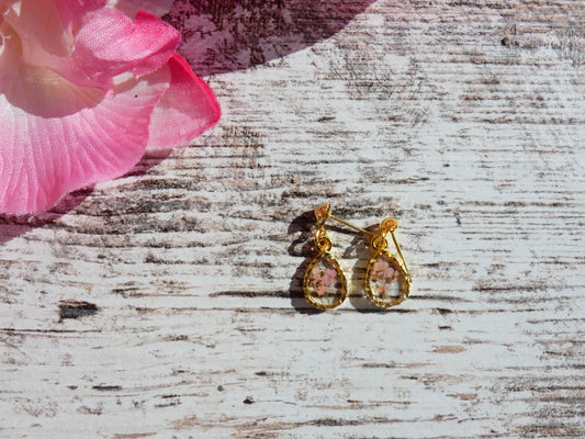 Tiny oval earrings